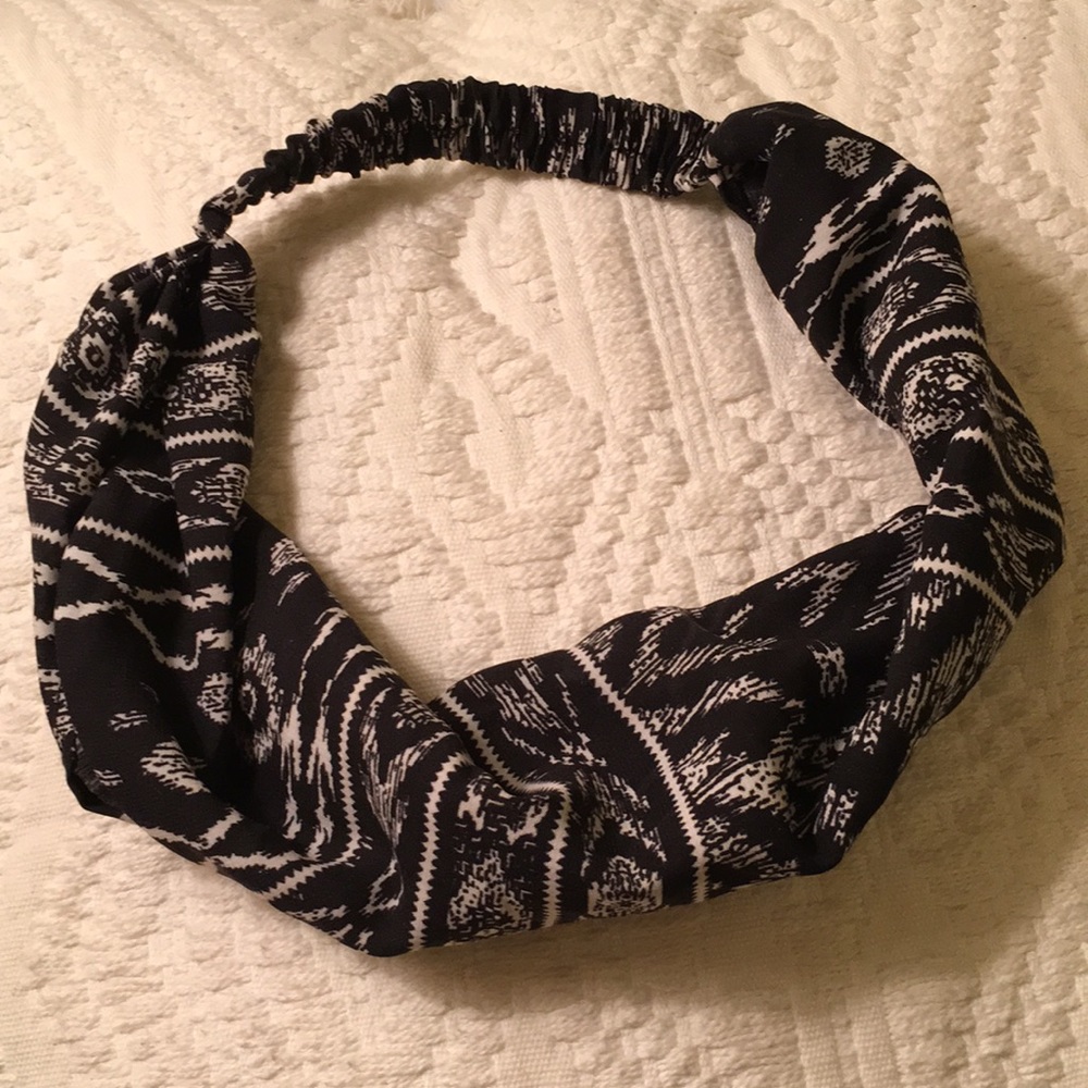 Black stretchy headband